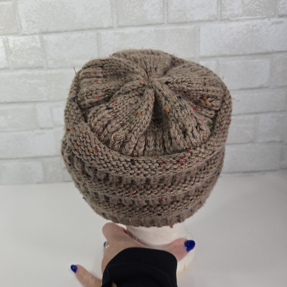 CC Boutique winter beanie - Picture 5 of 7